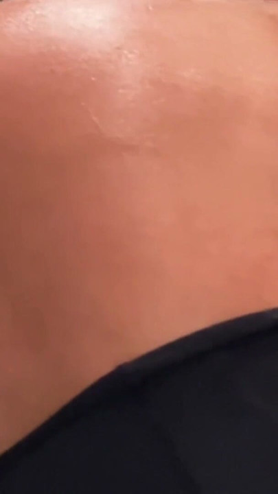 Dildoing og cum i brusebad. | Klip 1