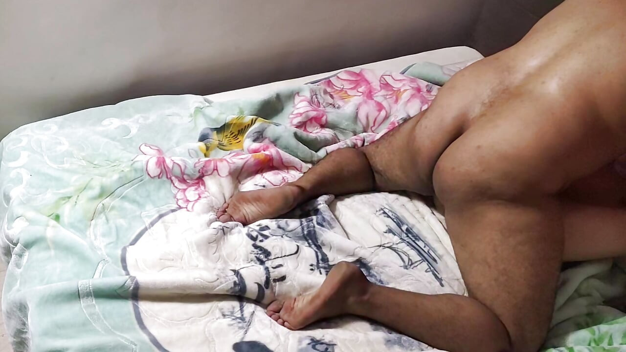 大黑沙特和摩罗肯女孩