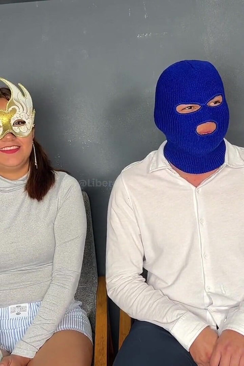 Iubita mea este futută de un străin, încornorat fericit