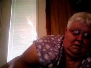 Веб-камера показує від товстушки бабусі
