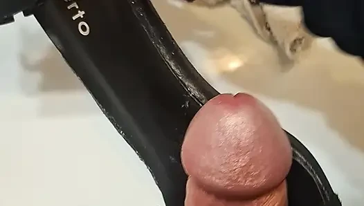 Cum on shoes