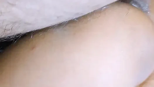 Muncrat di luar. Kontol bhabhi India desi menunggangi kontol yang sangat keras menyetubuhi bhabhi menikmati kontol besar