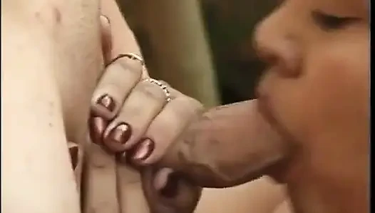 Riesige schönheit mit lila haaren SinDee Williams gibt unglaublichen spermaladungen-blowjob an großes hartes männliches fleisch