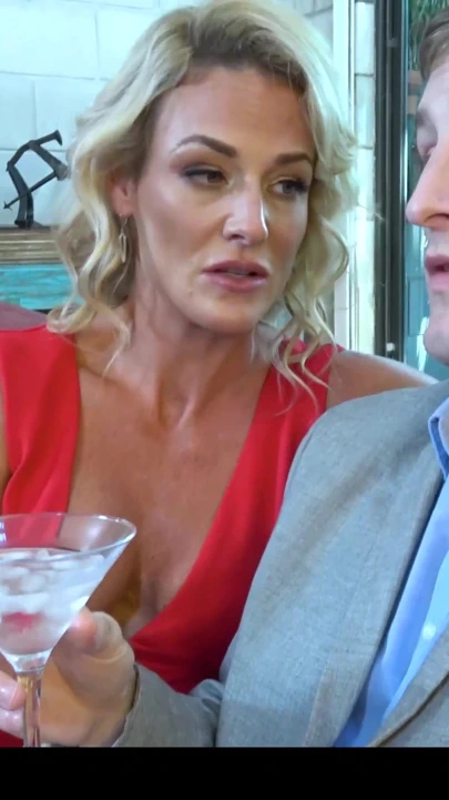 TouchMyWife - 优雅的家庭主妇干我的老板 - Sydney Hail | 短片 1