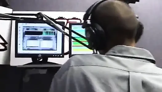 Wawancara Radio di Honolulu Menampilkan Tera Patrick