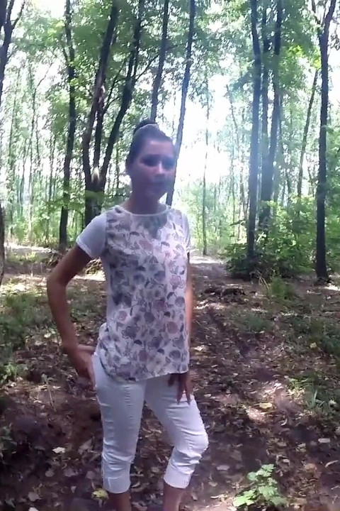 Pee attempts in the forest
