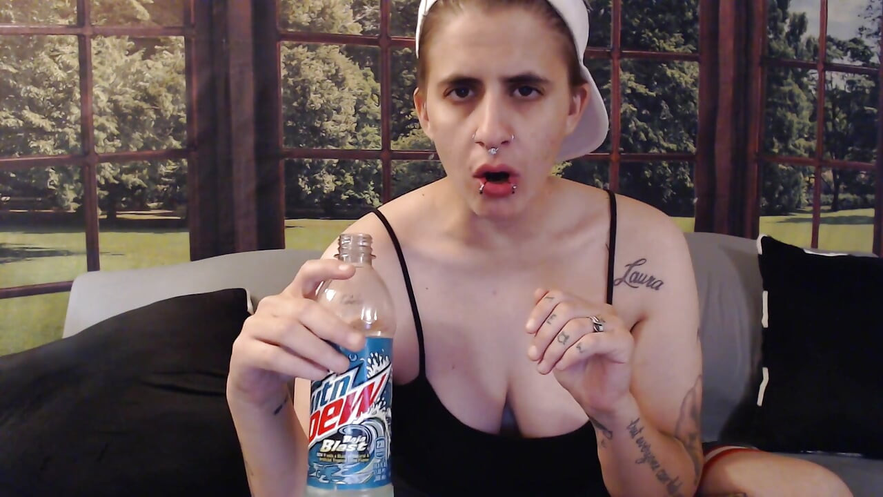آروغ زدن انفجار Mtdew