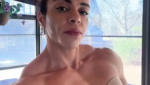 Dominasi curlyfitqueen menyulut gairah yang tak terhentikan