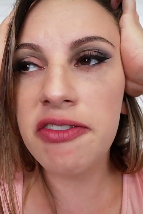 Sudden Belly Expansion Makes Young Ashlynn Taylor Goes Crazy