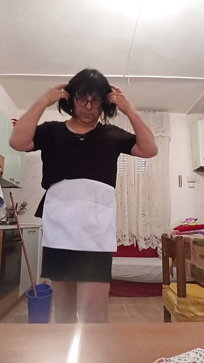 Travestiet maakt huis schoon