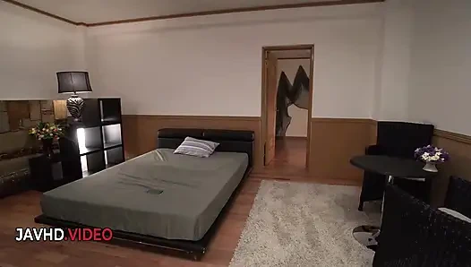 Misuzu tachibana iş yerinde şehvetli Japon sakso çekiyor