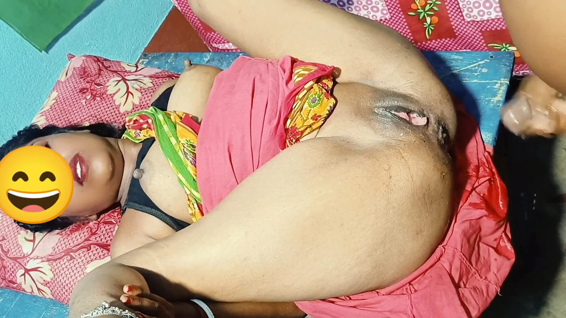 Country bhabhi's ass