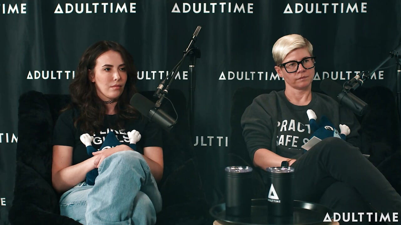Alison Rey aur Casey Calvert Body maayne rakhti hai, randi iraas, & taylor Swift . The Adult Time Podcast