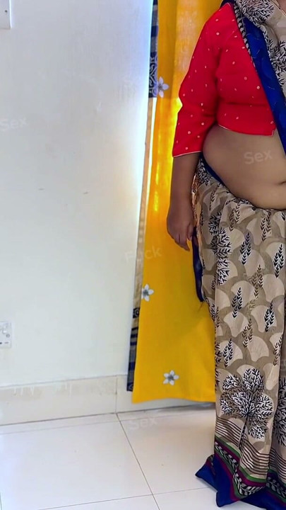 Darji Meri Maa ko Chod dala naap leta leta (Tailor Fucked My Mother In Shop) | Clip 1