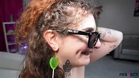 Pervect inked baddie miss blazy özensizleşiyor