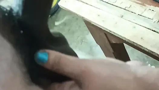 Dost ki biwi ghar pe akele gulabi panty me