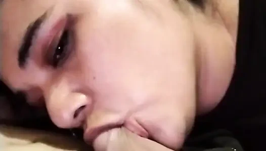 Nach einem blowjob schieben sie den schwanz in meinen arsch