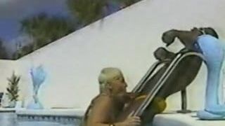 Action IR au bord d&#39;une piscine - vintage