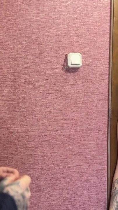 Zdradza mojego niekompetentnego chłopaka z facetem od konserwacji | Klip 1