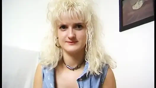 Aksi solo tante seksi rambut pirang jerman