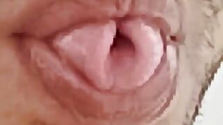 Tolles mundloch masturbiert