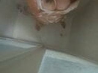 Mia milf-voller bekeken onder de douche door zwager