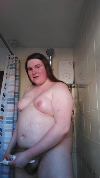 Epski trenutak iz "Ogromna trans BBW jede spermu s vrhnjem"