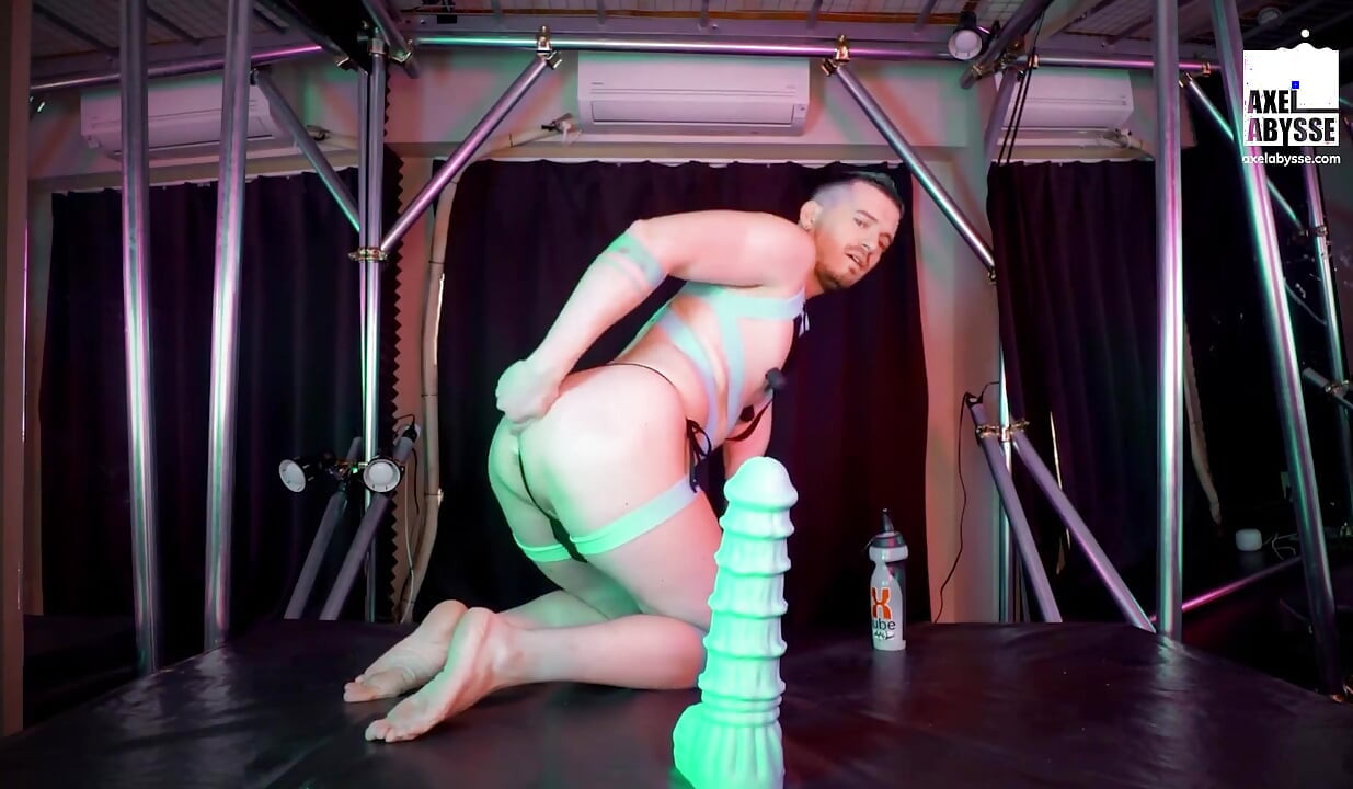 Axel Abysse Solo Stretches His Ass With Muscled Fist And Giant Dildo