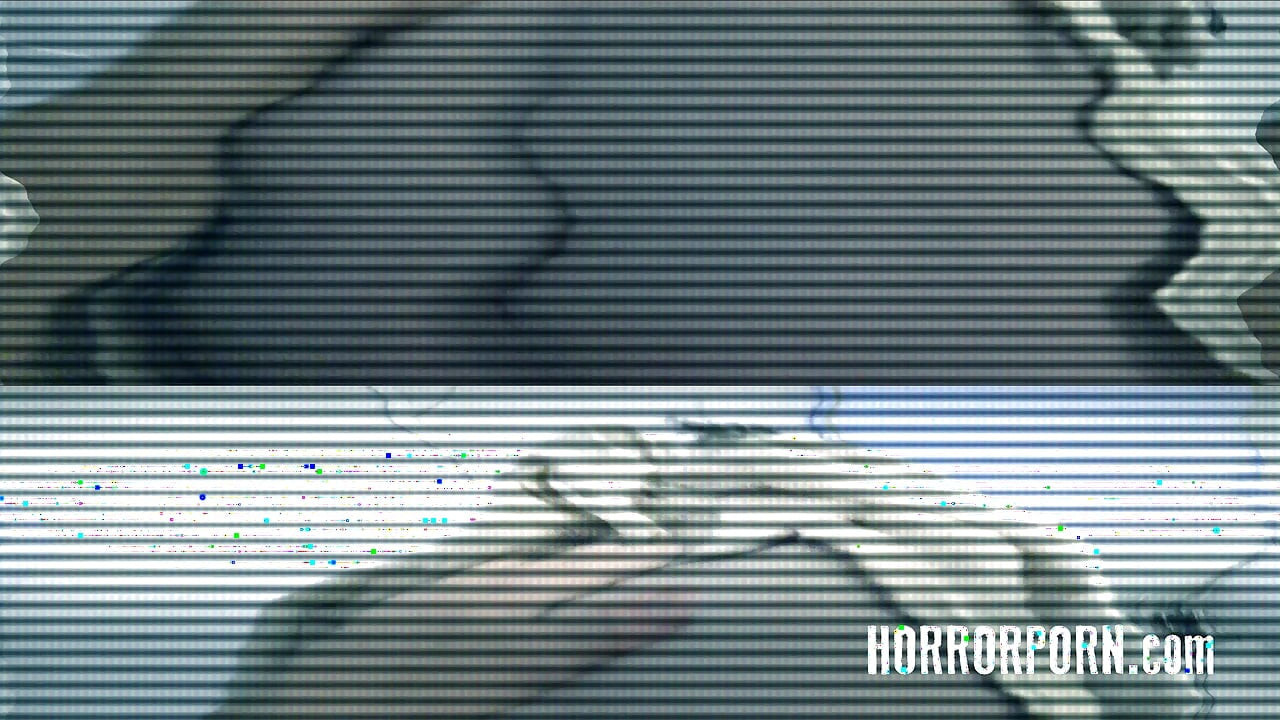 The girl from the well (Horror Porn)