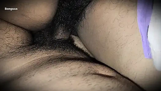 Bhabhi ke sath Soya toh bhabhi ne Raat ko lund pakad liya