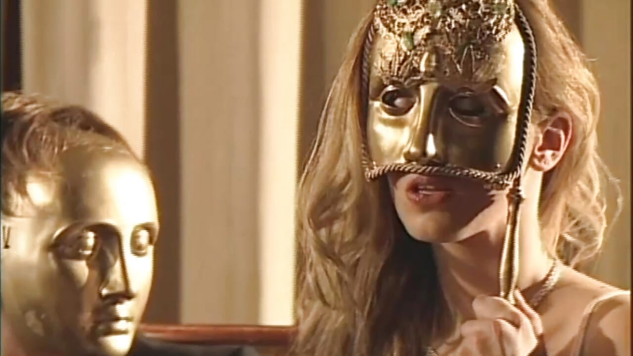 O Agente Imobiliário E a Empregada: Encontro Anal No Clube Dos Swingers