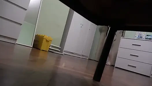 Catwoman lagi asik muasin memeknya pakai tikus - pov