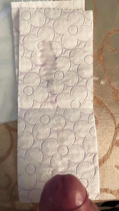 Earl Smile Big Cumshot Heavy Load On Toilet Paper