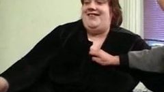 침대에서 섹스하는 뚱뚱한 독일 여성