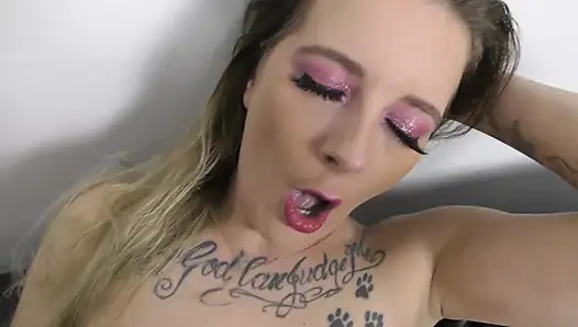 Melody Pleasure, gesicht gemalt von Cheffie Shot
