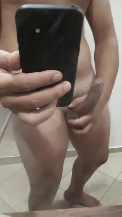 Bulgarian gypsy cums in front of the mirror