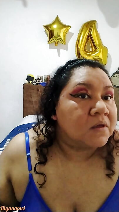 Y si pasamos un poco de tiempo ma maturbándonos, disfruta de mi primera vez