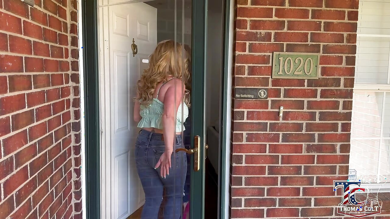 PAWG MILF Besties Blir Dicked Ner Av Stor Muskulös Man!
