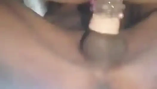 Tatmin orgazm olurken fışkırtıyor