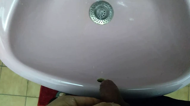 Cock pissing for your pleasure
