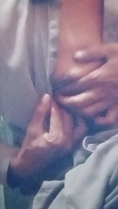 This is my  hot body. Any virgin girl, married woman, wants to suck my body, wants to suck my cock, then you can contact me.