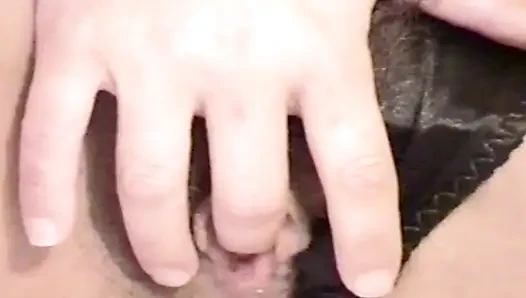 I give myself a full handjob and cum in front of my stepmother, looking at her big, hairy pussy.