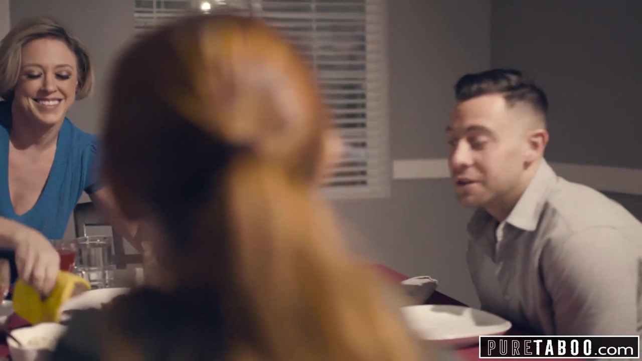 純粋なタブー義理の両親と義理の兄が新しい妹を歓迎