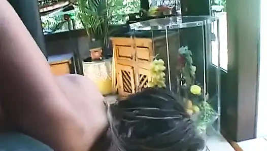 BBW-mädchen mit brille bekommt ihren ersten analsex