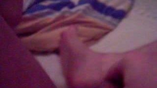 Une très vieille vidéo de ma bite et de mes pieds