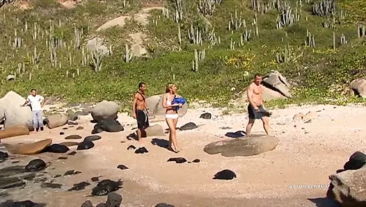 Lea Lazur ist eine tschechische schlampe, die schwänze im arsch genießt