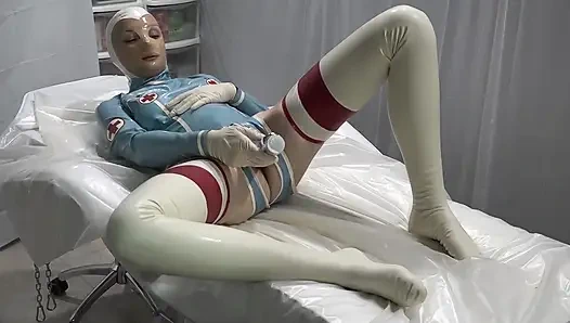 Latex danielle - pasien memeriksa dokter dan dokter lagi asik muasin dirinya sendiri
