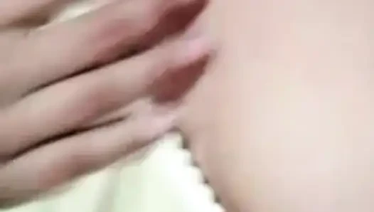 Anita 18 yaşına girdi, Müslüman erkek arkadaşı için video çekiyor