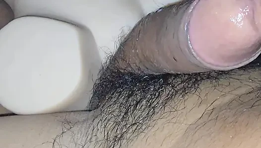 Istriku lagi muasin memeknya pakai vibrator sampai aku crot di 2