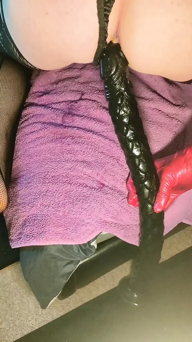 Monster dildo